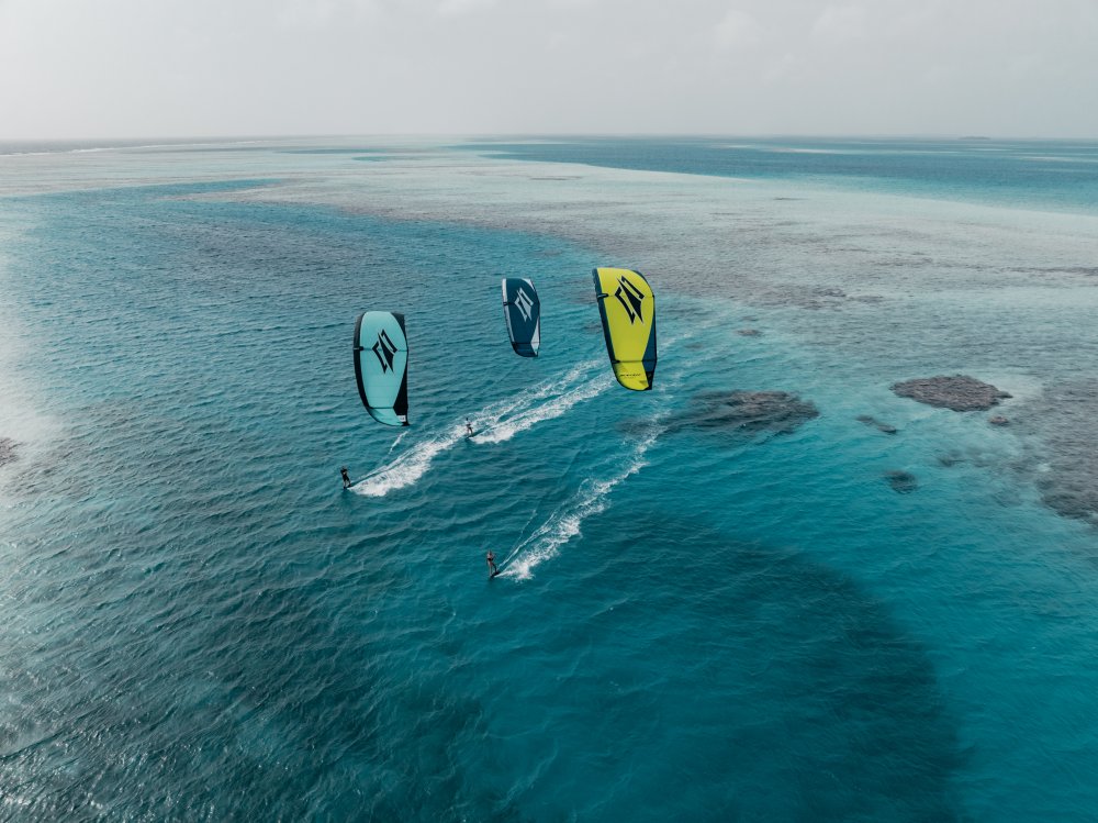 kite 2025 NAISH Pivot - freeride
