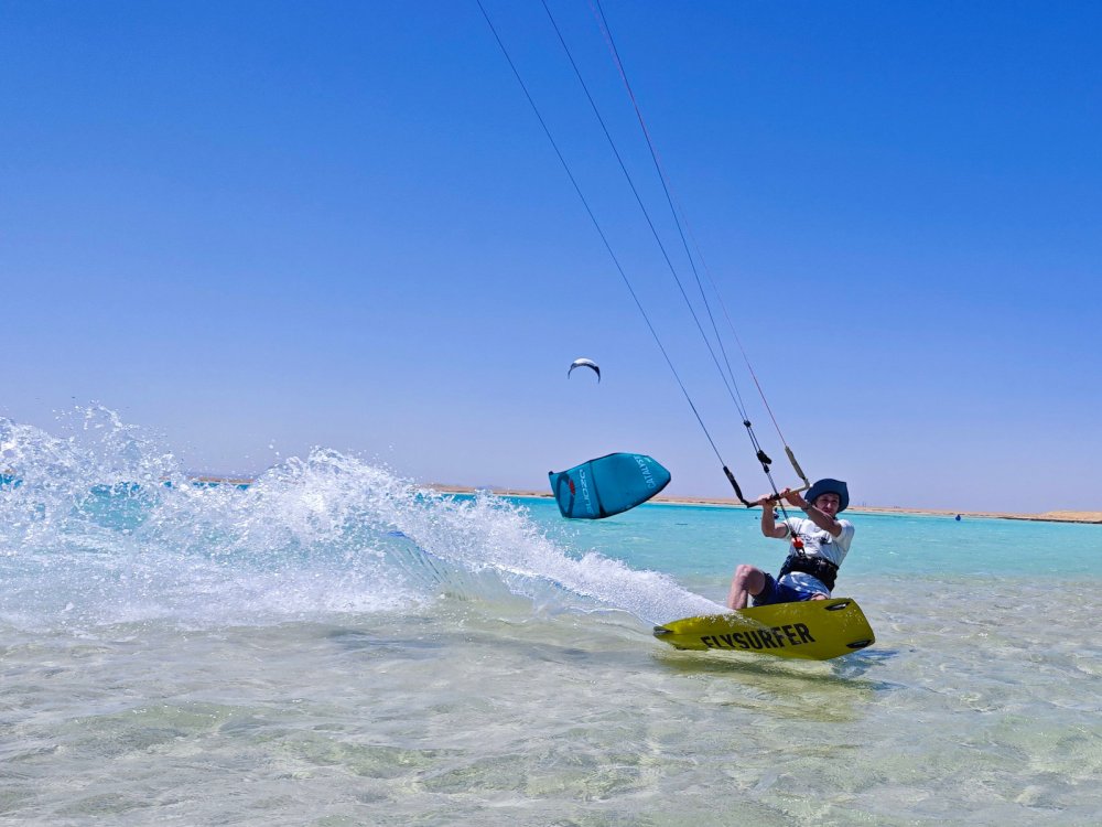 kiteboard FLYSURFER Shot review - edge holds