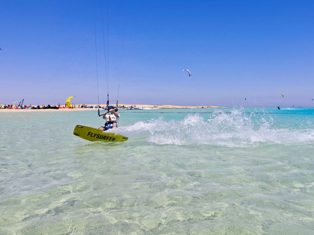 kiteboard FLYSURFER Shot review - solid edging