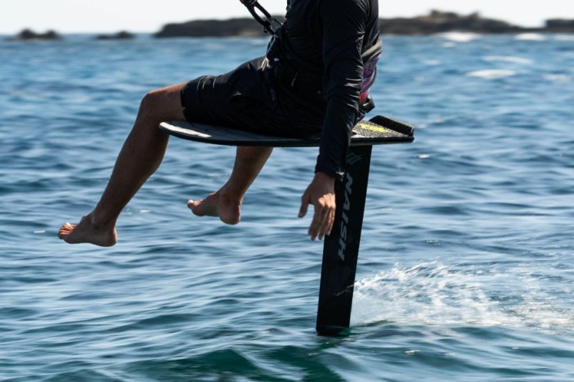 Foil board 2026 NAISH Hover Macrochip 100