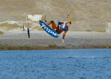 Kite hydrofoiling - drahý nebo levný?