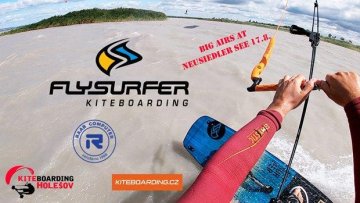 Kiteboarding Big Airs at Neusiedler