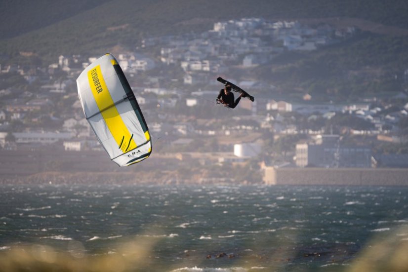 Kiteboard FLYSURFER Shot