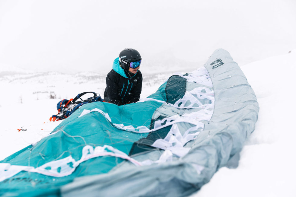 How to choose kite size for snowkiting?