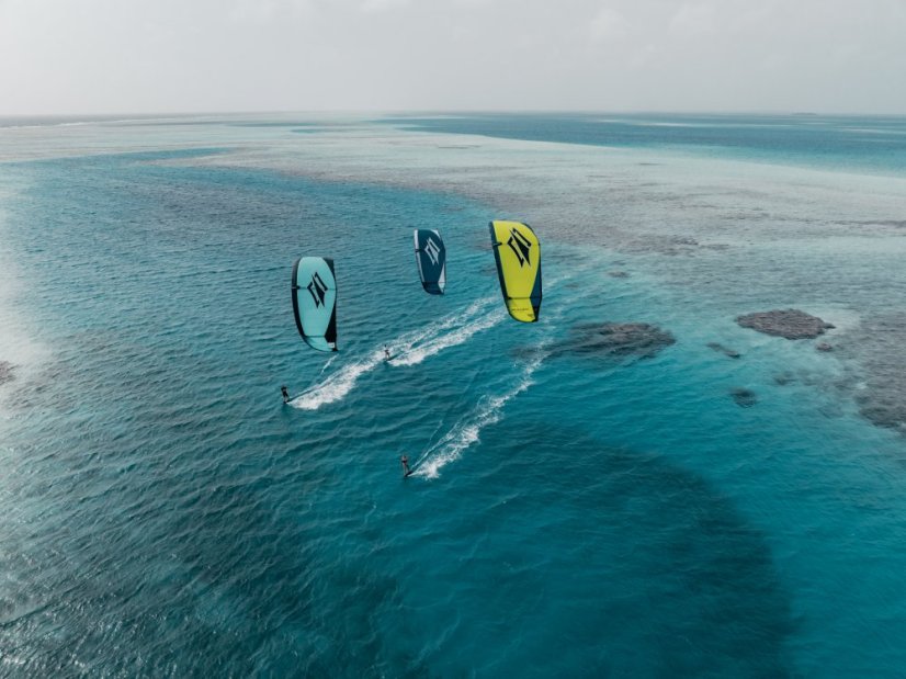 Kite 2025 NAISH Pivot - Veľkosť kitu: 9m, Farba: Burgundy