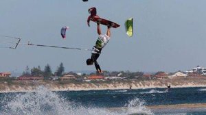 Helmu na kiteboarding mít, či nemít?