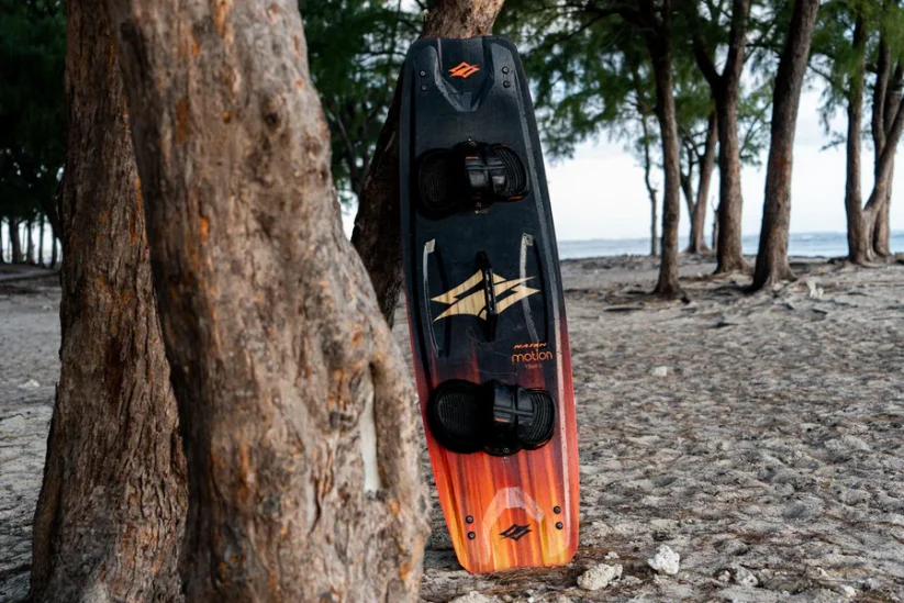 Kiteboard 2025 NAISH Motion - Dĺžka kiteboardu / wakeboardu: 142cm