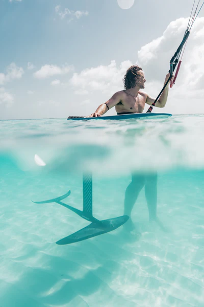 Foil board 2025 NAISH Hover Macrochip 100