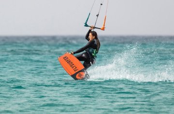 Nový flysurfer RUSH - Vždy pod kontrolou...