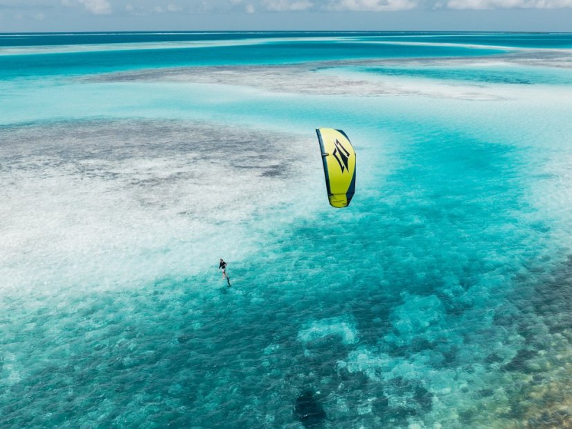 Kite 2025 NAISH Pivot - Veľkosť kitu: 9m, Farba: Burgundy