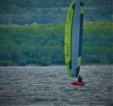 První pocity z kitu Flysurfer VMG2 na HF