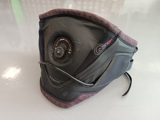 Bedrový kite trapéz Mystic CODE01  veľ. XL