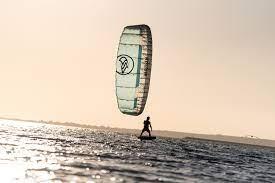 Patří kite Flysurfer Peak na vodu?