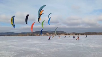 Snowkite stormy Lipno 2025
