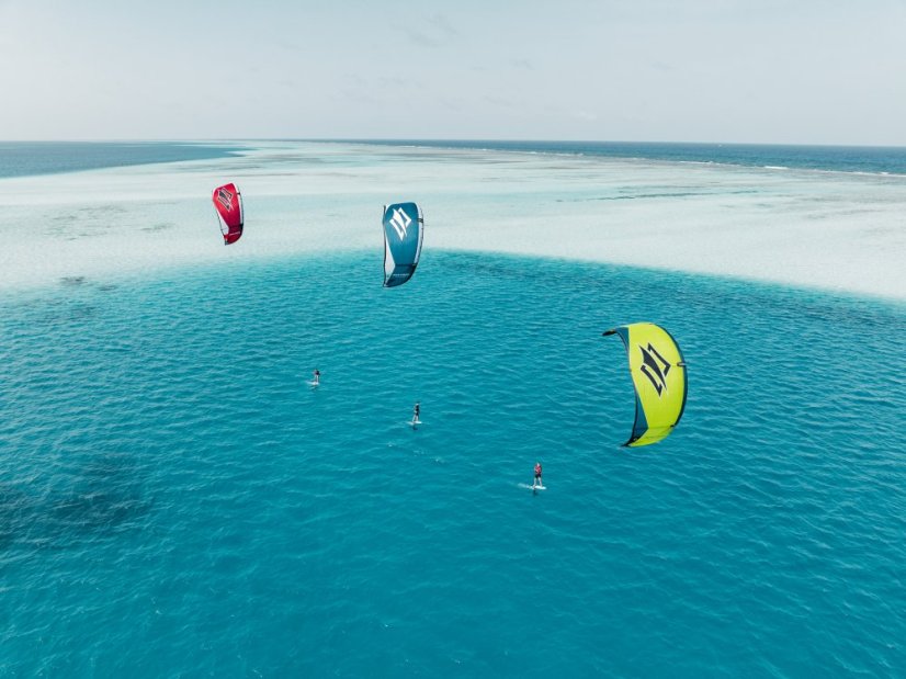 Kite 2025 NAISH Pivot - Veľkosť kitu: 9m, Farba: Burgundy