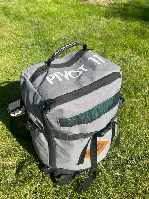 Kite S25 NAISH Pivot 11m