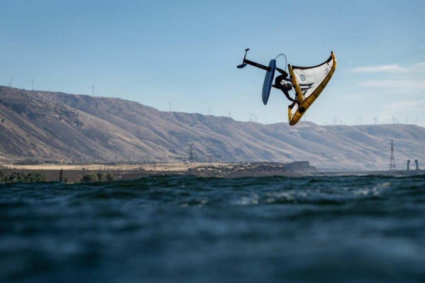 Wing-Surfer 2024 NAISH ADX Nvision