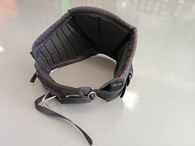 Bedrový kite trapéz Mystic CODE01  veľ. XL
