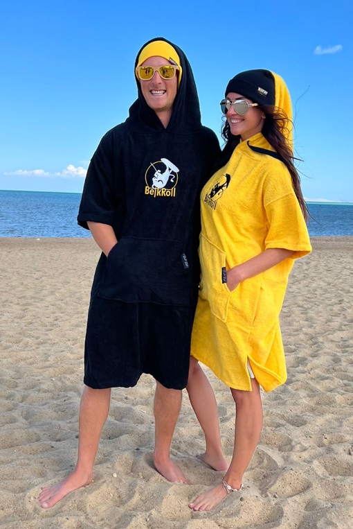 Pončo BejkRoll s kapsou - černé - Velikost: S