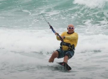 Nikdy není pozdě začít s kiteboardingem