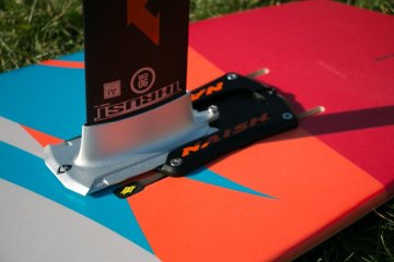 Vychytávka NAISH kite hydrofoil – ABRACADABRA