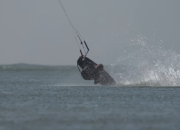 Poetický freestyle kiteboarding v IJmuiden - video