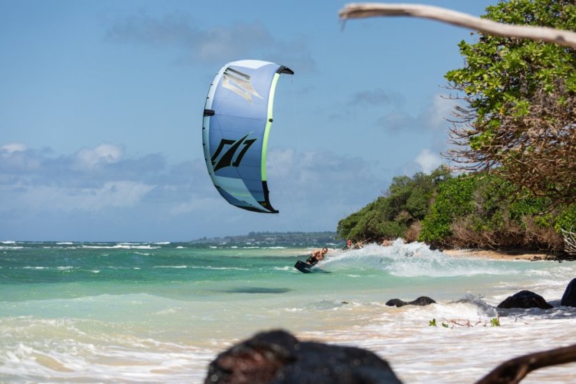 Kite 2027 NAISH Pivot Q