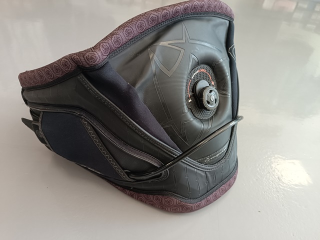 Bedrový kite trapéz Mystic CODE01  veľ. XL