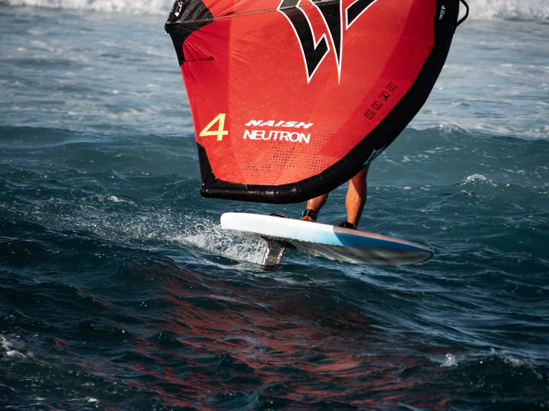 Wing-surfer 2025 NAISH Neutron
