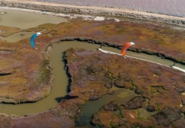 Peter Lynn kiteboarding Never Stop Playing - video