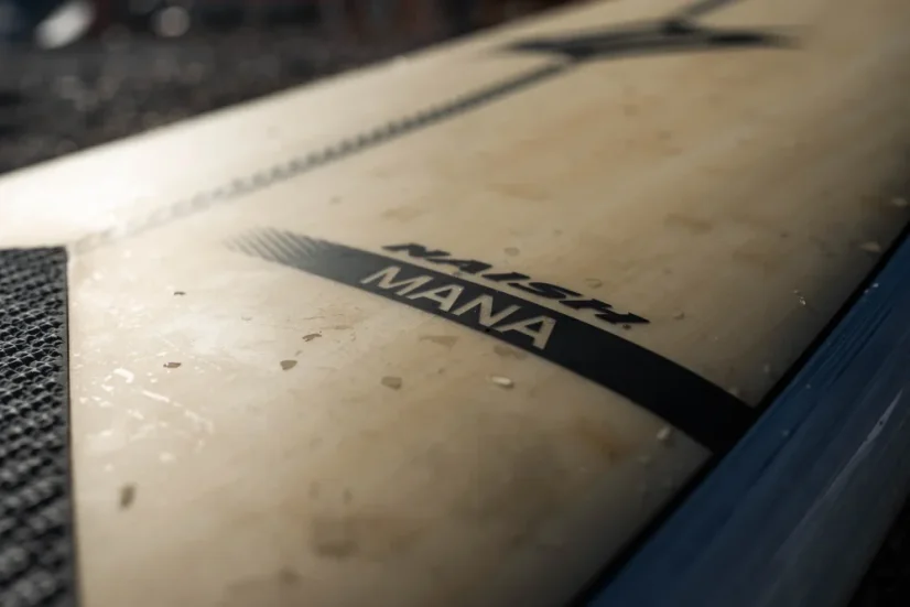 Pevný SUP 2026 NAISH Mana