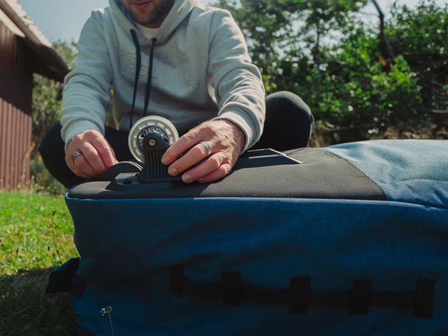 Jak vybrat kite/golfbag na cestování - sundávací kolečka