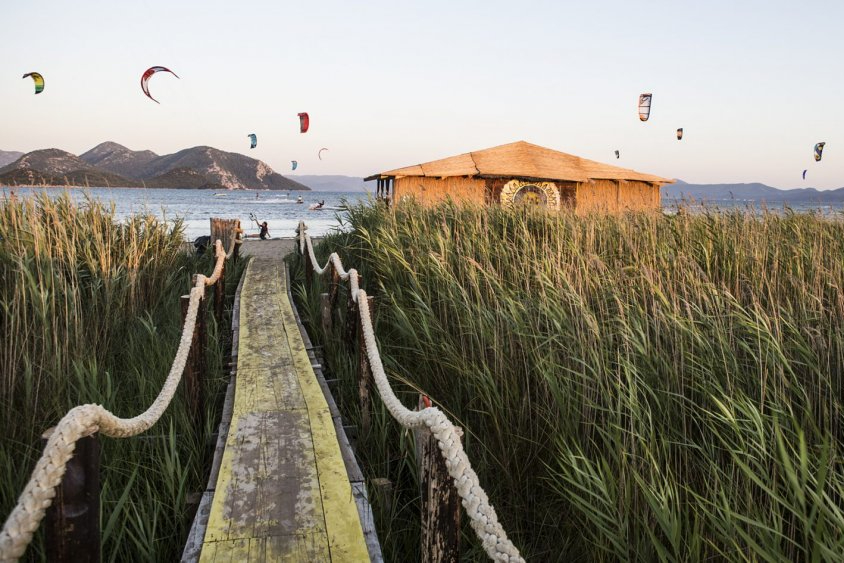 Neretva kite spot Komin - vstup na pláž