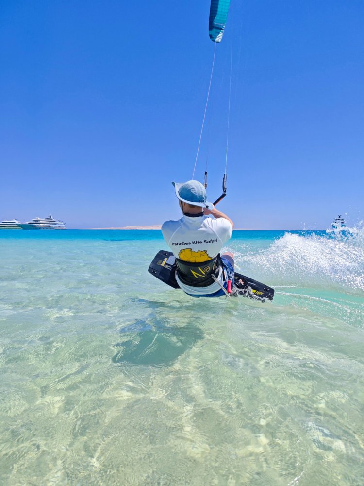 kiteboard FLYSURFER Shot review - smooth ride