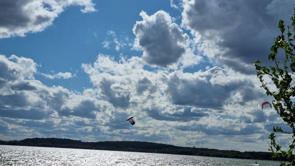 Kite Flysurfr Sonic4 pohledem rekreačního kitera Pepíčka - lítá to samo