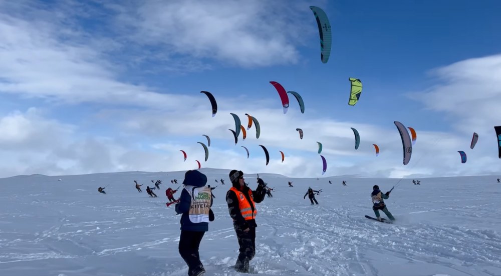 Snowkite závody Vasstulan - startovní pole