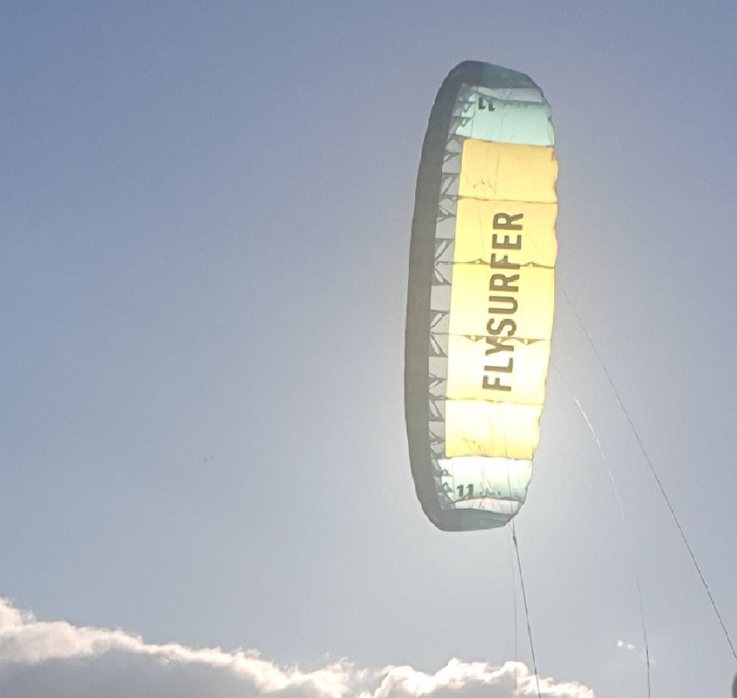 Kite FLYSURFER Peak6 - ve vzduchu