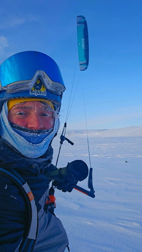 Snowkiting na poli za barákem VS snowkiting v ráji za louží- úvod