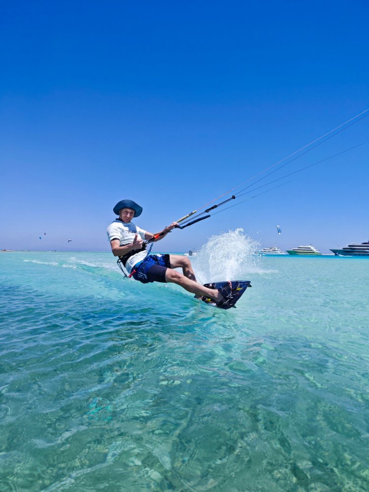kiteboard FLYSURFER Shot - joy to ride