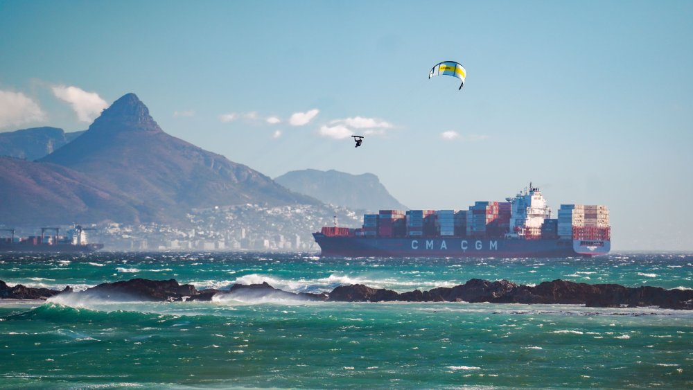 FLYSURFER ERA2- nad Cape Townem
