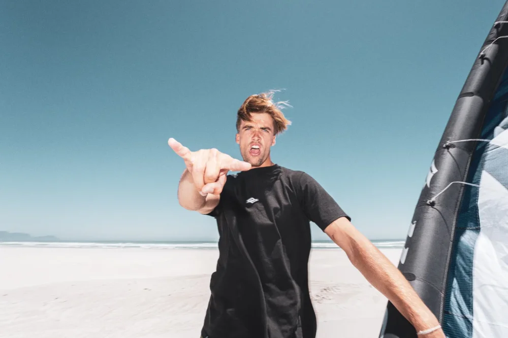 Kiter Jason van der Spuy členem Teamu NAISH - charakter